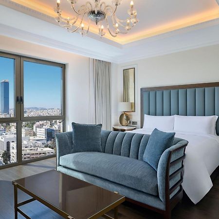 The Ritz-Carlton, Amman Amã Exterior foto A bedroom at the Four Seasons Hotel