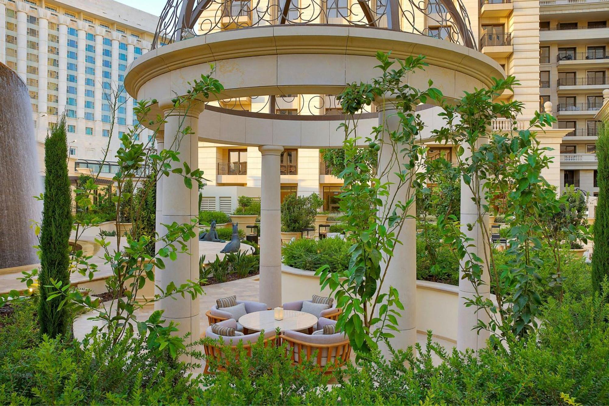 The Ritz-Carlton, Amman Amã Exterior foto The garden at the Wynn