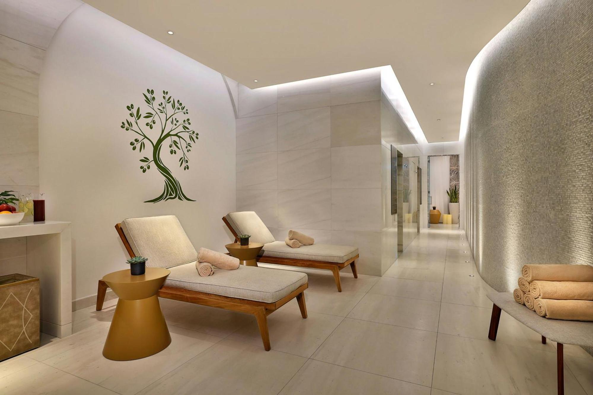 The Ritz-Carlton, Amman Amã Exterior foto Spa at The Westin