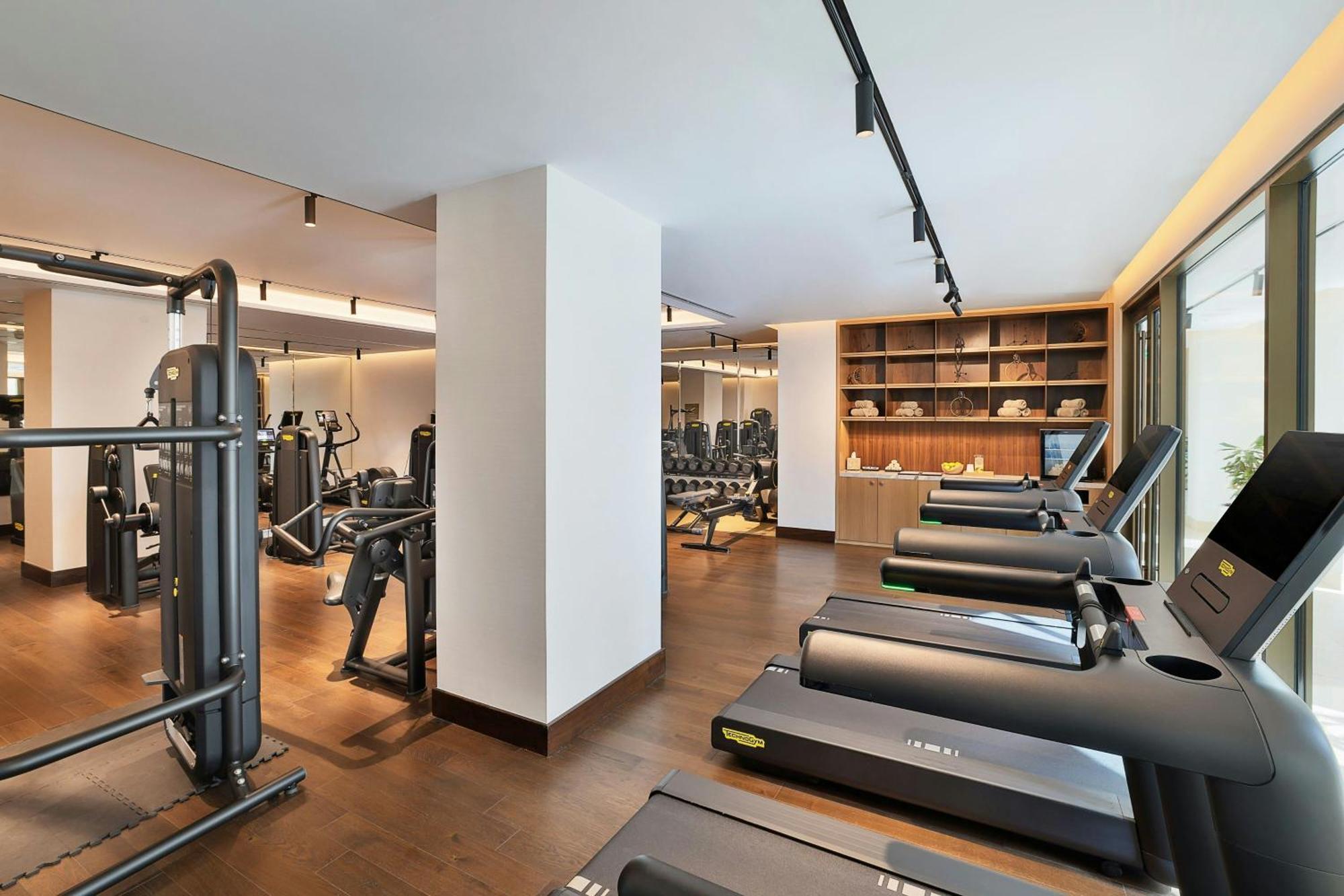 The Ritz-Carlton, Amman Amã Exterior foto The gym at the hotel