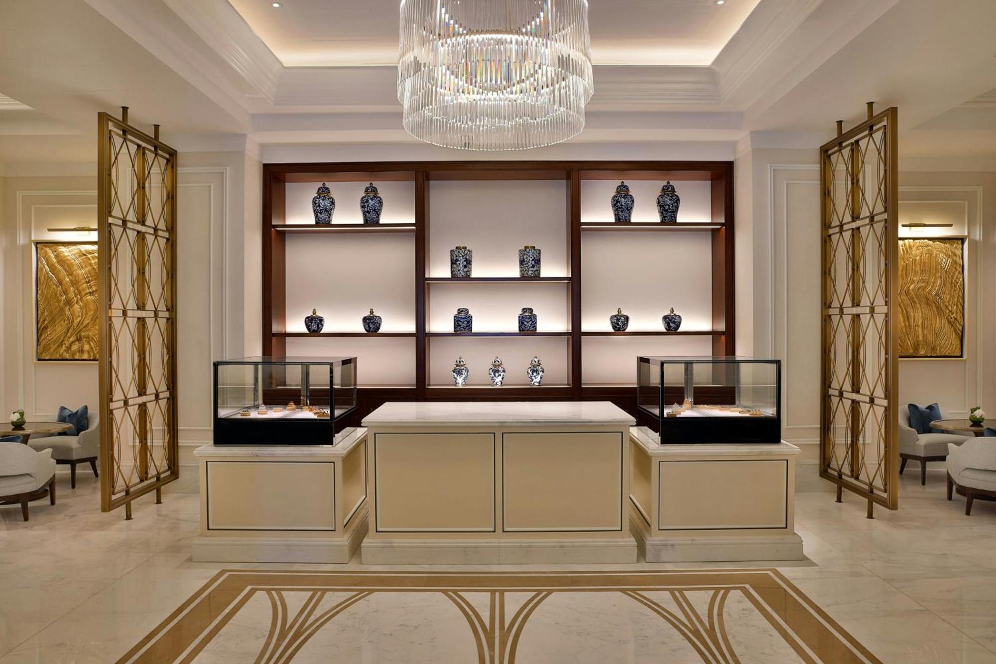 The Ritz-Carlton, Amman Amã Exterior foto The lobby of the hotel
