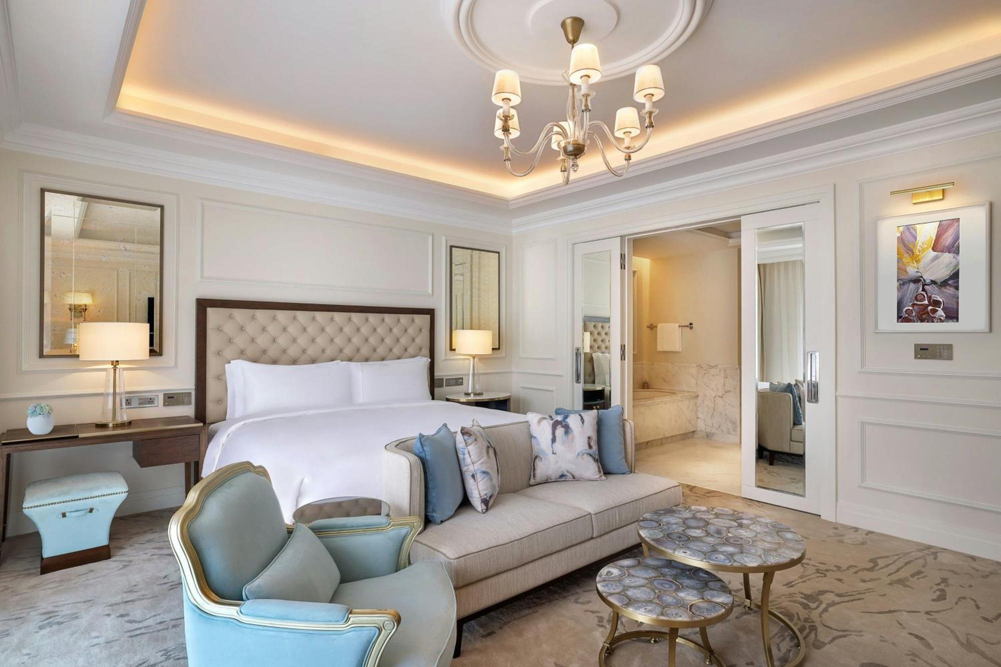 The Ritz-Carlton, Amman Amã Exterior foto A bedroom at the hotel