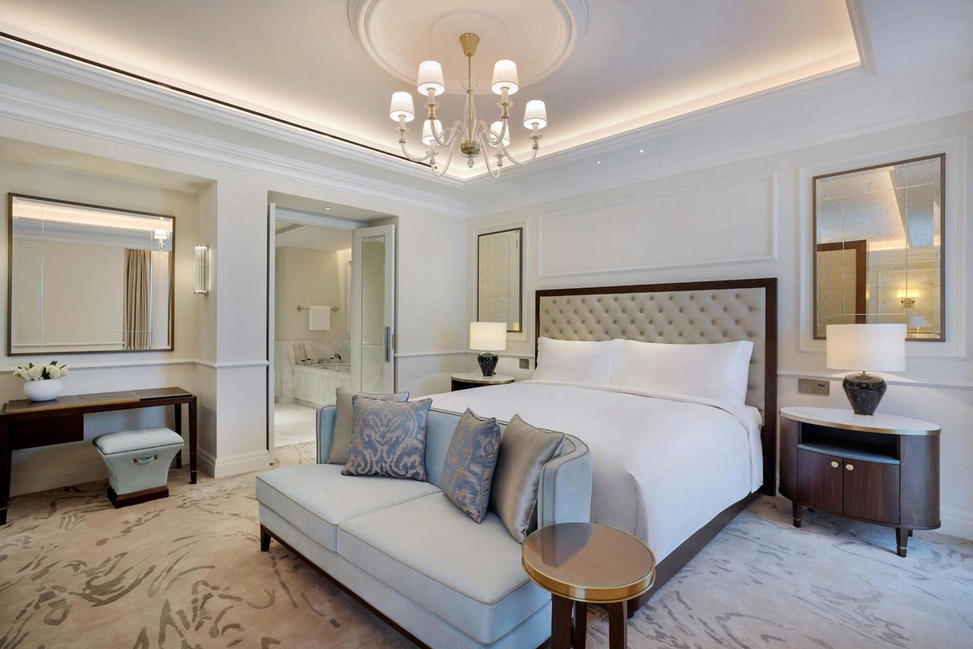 The Ritz-Carlton, Amman Amã Exterior foto A bedroom at the hotel