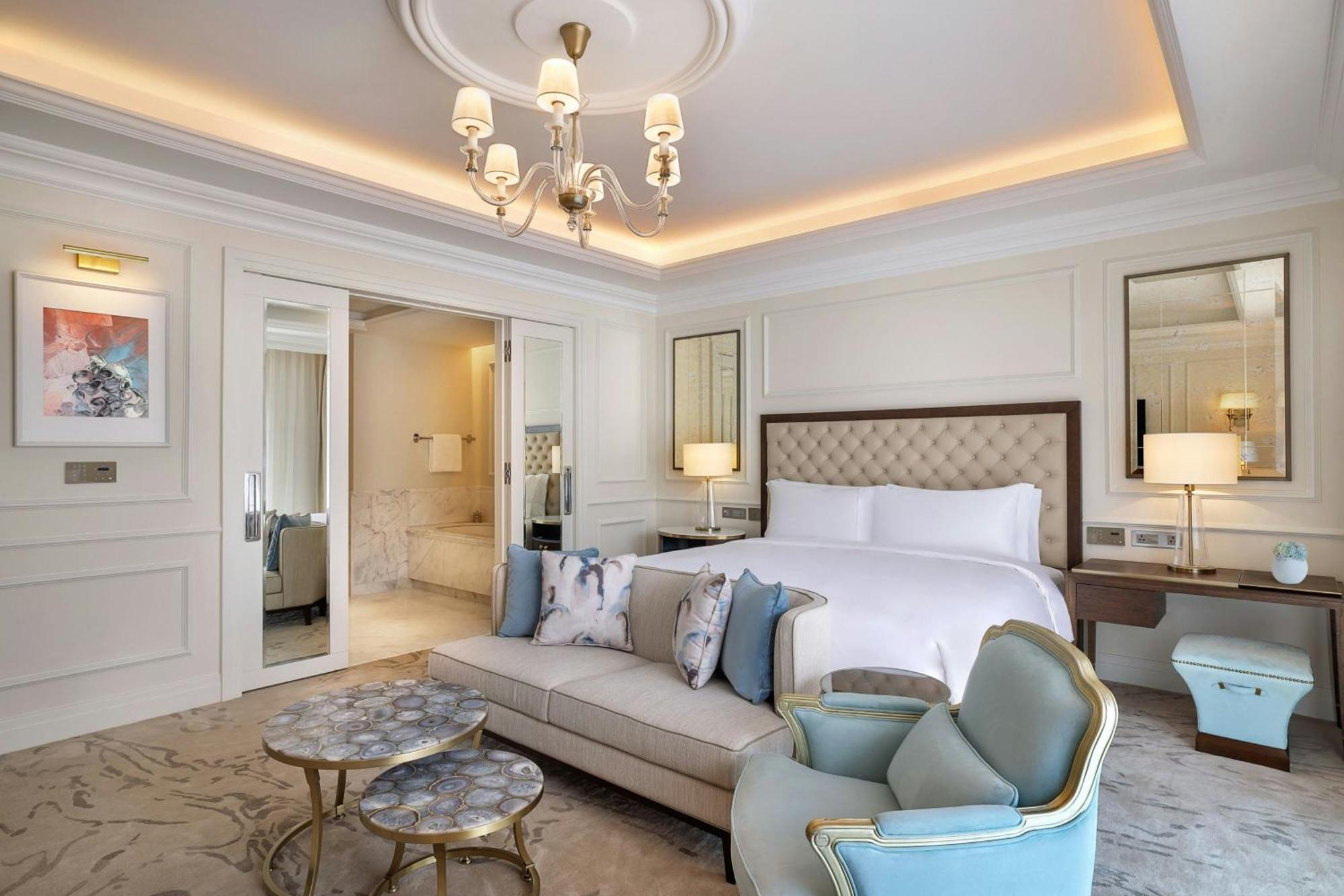 The Ritz-Carlton, Amman Amã Exterior foto A bedroom at the hotel