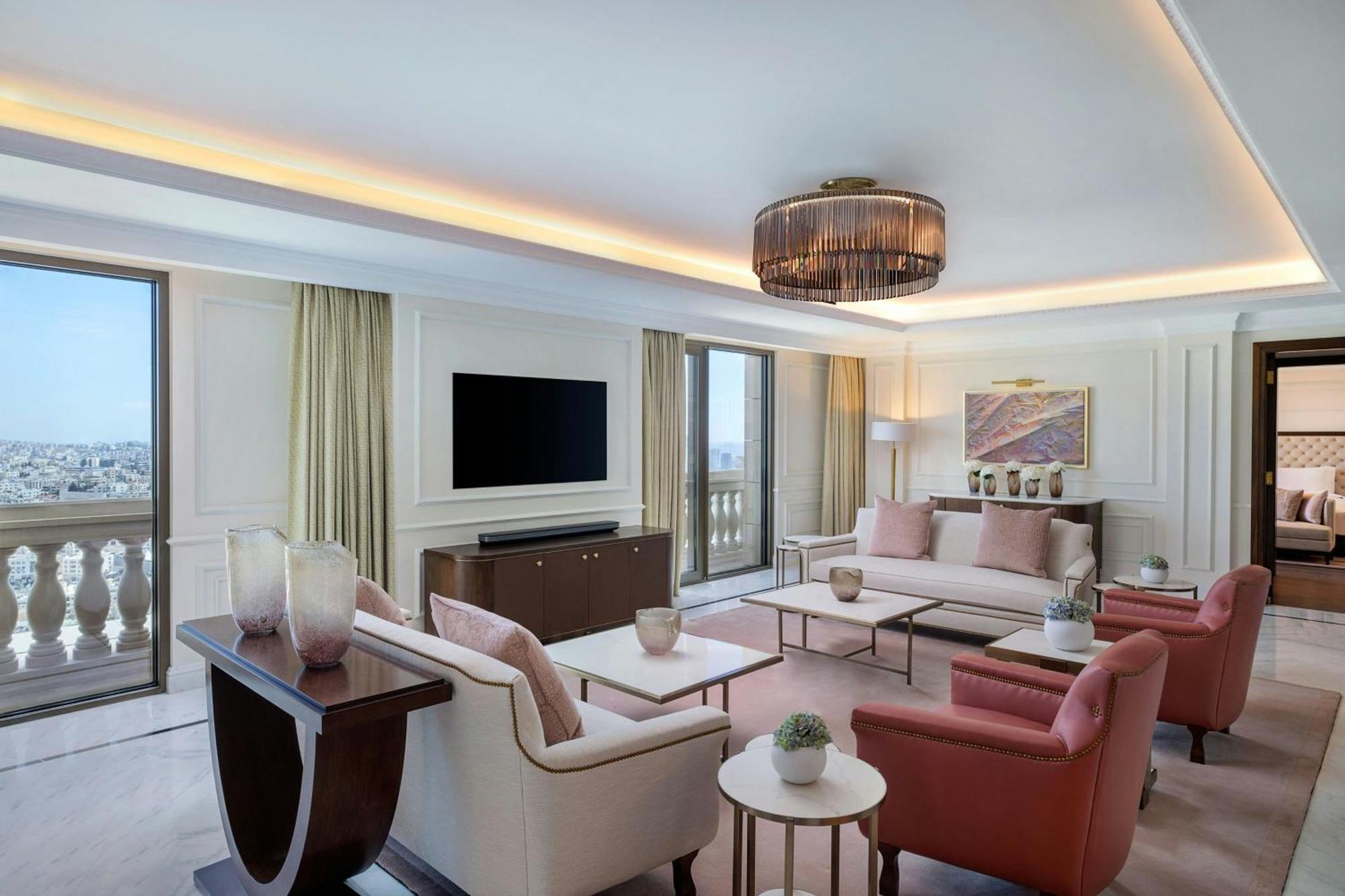 The Ritz-Carlton, Amman Amã Exterior foto A suite at the hotel