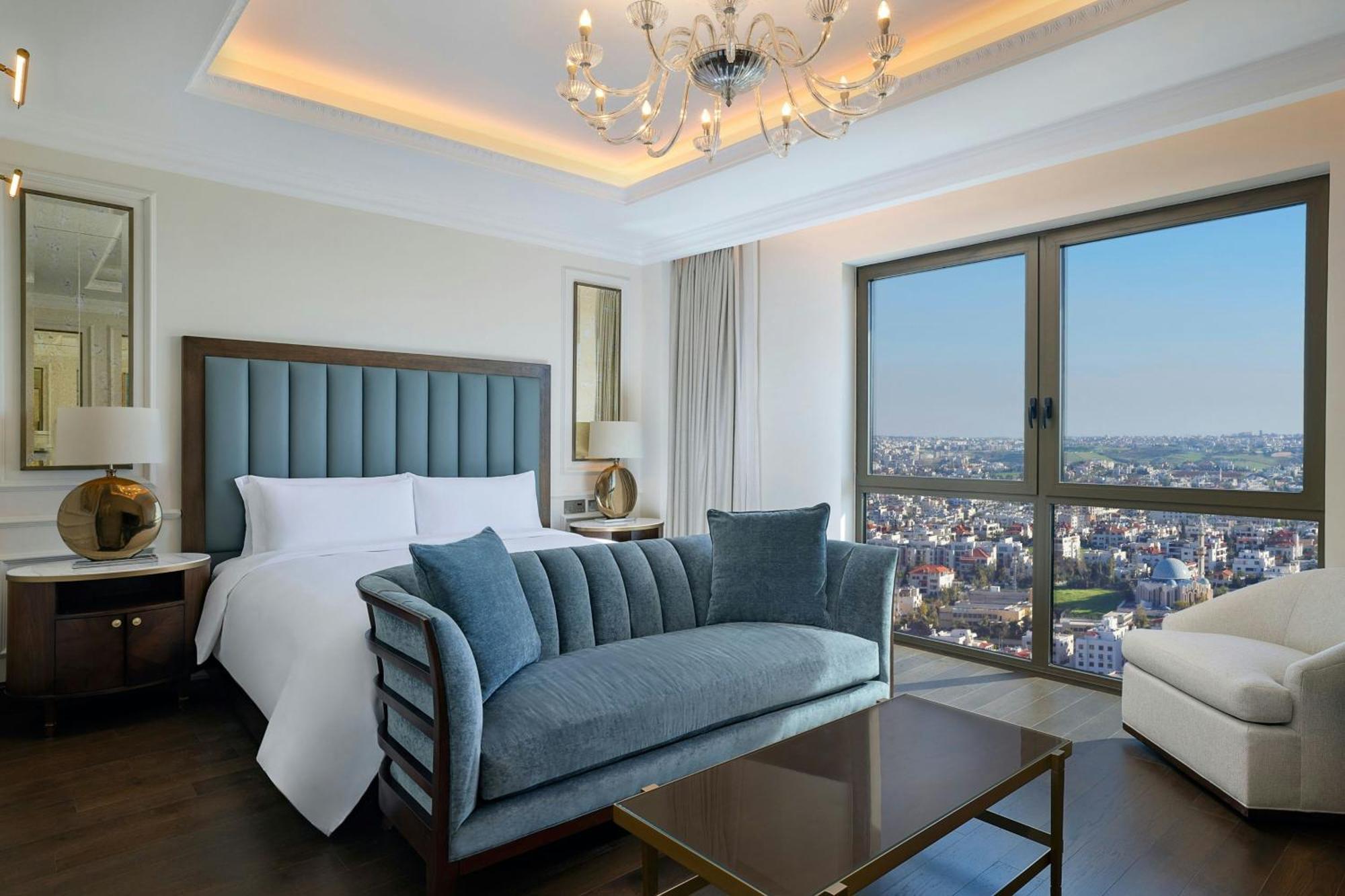 The Ritz-Carlton, Amman Amã Exterior foto A bedroom at the Four Seasons Hotel