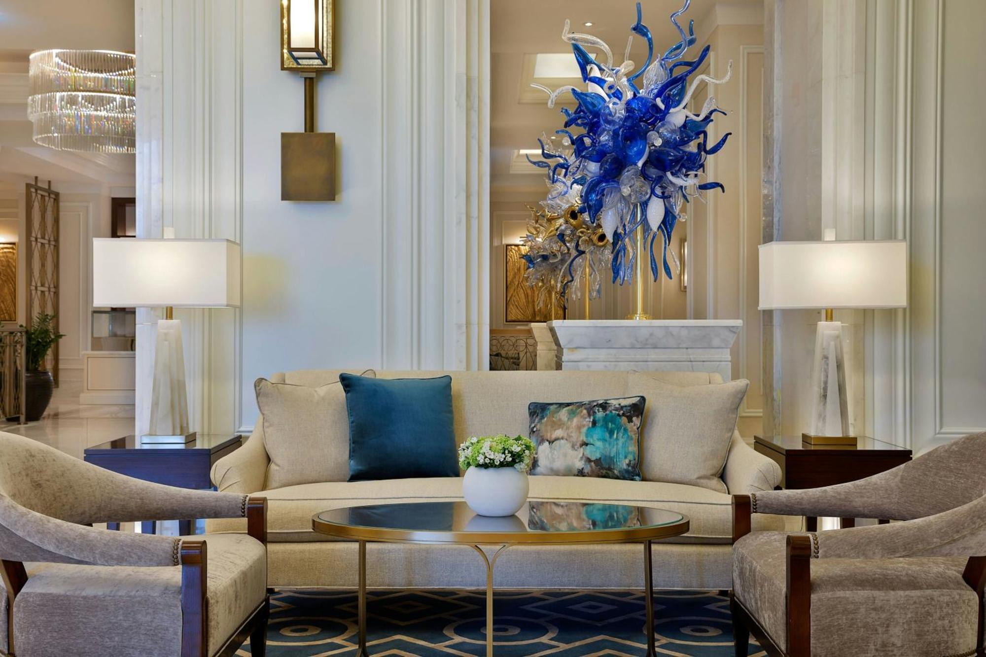 The Ritz-Carlton, Amman Amã Exterior foto The lobby of the Four Seasons Hotel