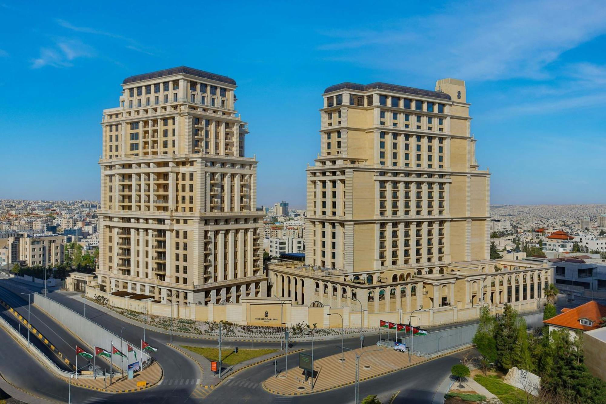 The Ritz-Carlton, Amman Amã Exterior foto Residential complex in Amman
